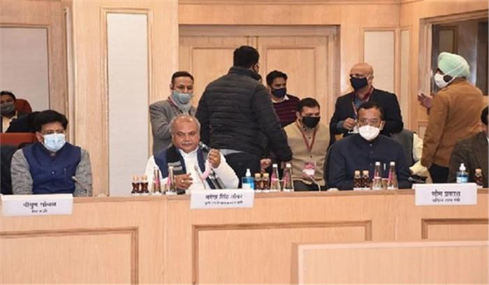 सरकार नए कृषि कानूनों पर 18 महीने रोक लगाने को तैयार, 11वीं वार्ता का इंतजार