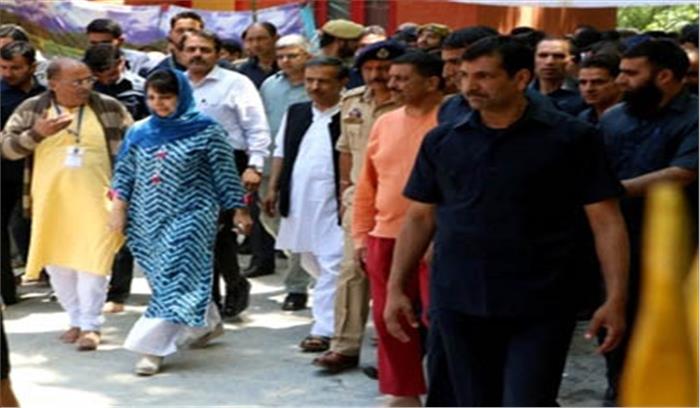कश्मीरी पंडितों ने घर लौटने का संकल्प लिया, शहीदों को श्रद्धांजलि दी