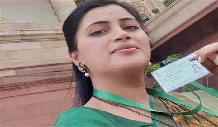 नवनीत राणा मुद्दों के आधार पर मोदी सरकार को देगी समर्थन