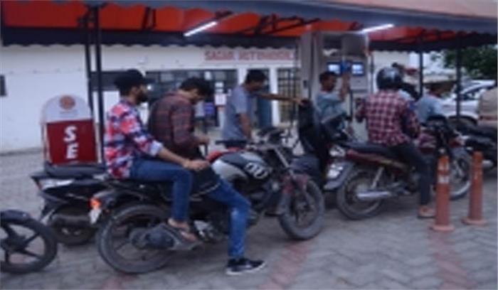 3 दिन बाद फिर घटे डीजल के दाम पेट्रोल स्थिर  