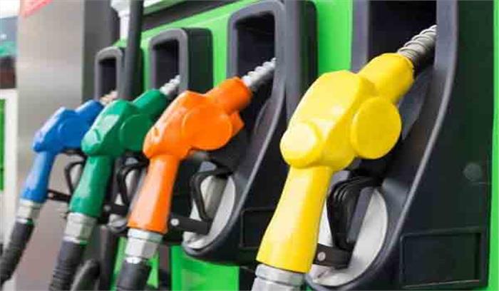 छह दिन बाद पेट्रोल के दाम घटे, डीजल भी सस्ता