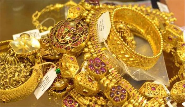 कमजोर माँग से सोना 400 रुपये टूटा