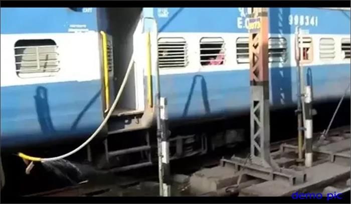 ट्रेन का कोच खुद बतायेगा पानी समाप्त होने वाला है