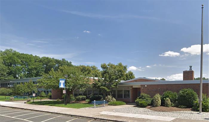 न्यूजर्सी में एक स्कूल के बाहर बंदूकधारी गिरफ्तार