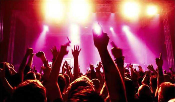 नए साल की नाइट पार्टी के लिए बदलेंगे नियम, कुछ सख्ती, कुछ छूट नए साल की नाइट पार्टी के लिए बदलेंगे नियम, कुछ सख्ती, कुछ छूट