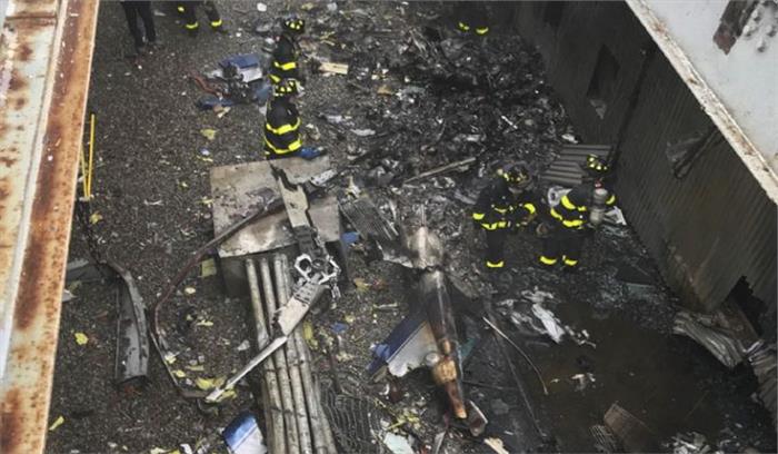 न्यूयॉर्क में इमारत पर हेलीकॉप्टर गिरा, 1 की मौत