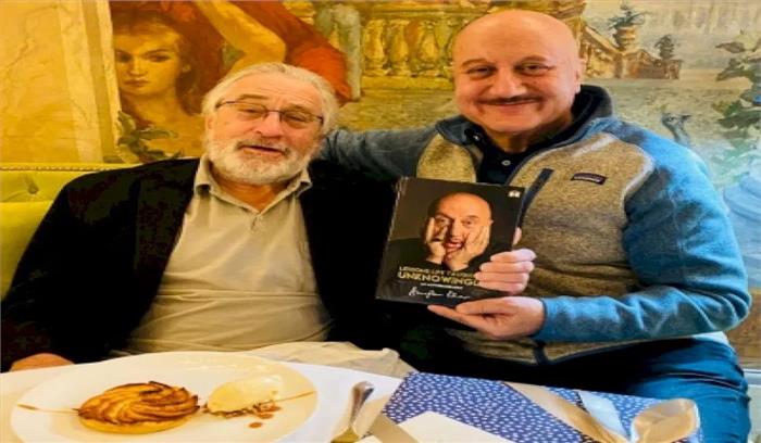 अनुपम खेर हुए 65 के, नीरो संग मनाया जन्मदिन