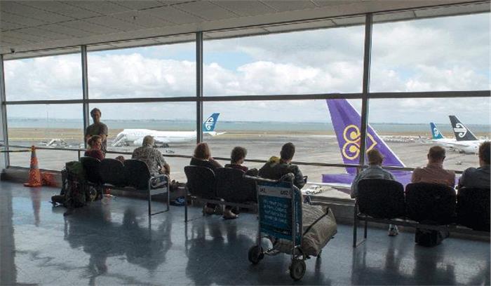 ईंधन की कमी से ऑकलैंड हवाईअड्डे पर उड़ान सेवाएं रद्द