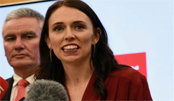 न्यूजीलैंड की प्रधानमंत्री ने सीक्रेट सांता में हिस्सा लिया