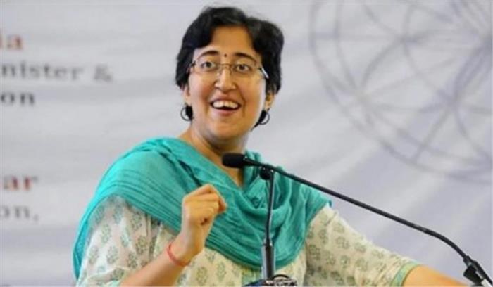 आप नेत्री आतिशी ने लगवाया वैक्सीन का पहला डोज, कहा : टीका जरूर लगवाएं