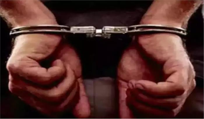 नोएडा : सोसाइटी में देर रात म्यूजिक पार्टी कर रहे 15 लोग हुए गिरफ्तार