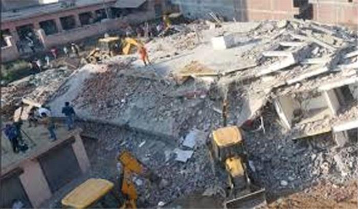 नोएडा : निर्माणाधीन इमारत की दीवार गिरी, 1 मरा, 3 घायल