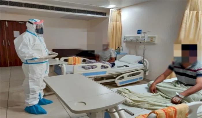 नोएडा में कोरोना मरीजों का आकंड़ा 1000 पार, पुलिस कमिश्नर कर्मियों से मिले नोएडा में कोरोना मरीजों का आकंड़ा 1000 पार, पुलिस कमिश्नर कर्मियों से मिले