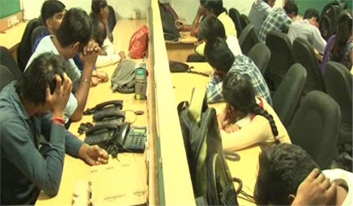 नोएडा में फर्जी कॉल सेंटर पर छापा, 5 गिरफ्तार