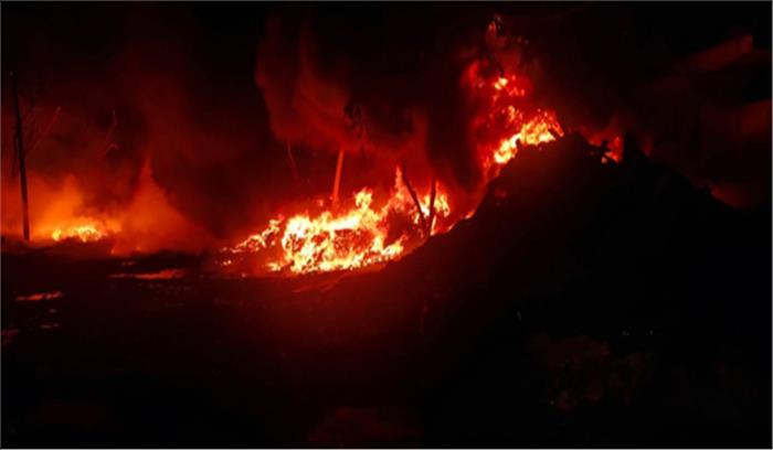 नोएडा : 24 घंटे में 13 जगह लगी आग, दौड़ती रहीं 20 दमकल गाड़ियां