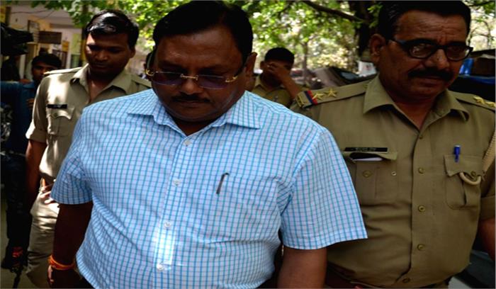 नोएडा के पूर्व मुख्य अभियंता यादव सिंह को जमानत नोएडा के पूर्व मुख्य अभियंता यादव सिंह को जमानत