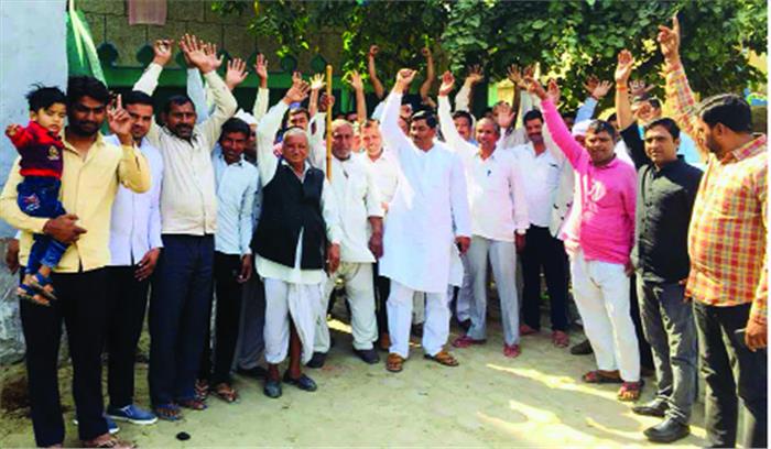 विकास नहीं पहले मांगों को किया जाए पूरा