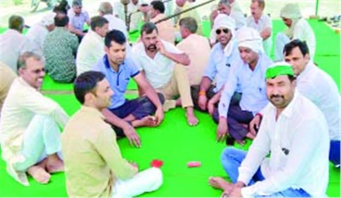 अब प्राधिकरण अधिकारियों को पहनाई जाएगी चूड़ियां