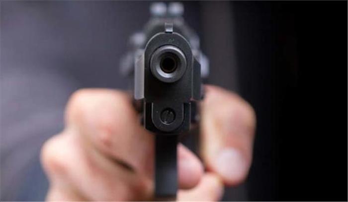 बदमाशों ने की भाजपा नेता समेत तीन की गोली मारकर हत्या