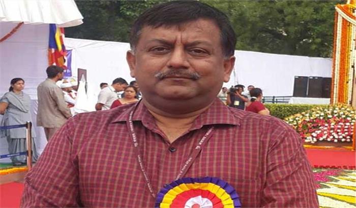 यूं ही आधी रात को थाने पर नहीं पहुंचे यूपी के अपर मुख्य सचिव (गृह)