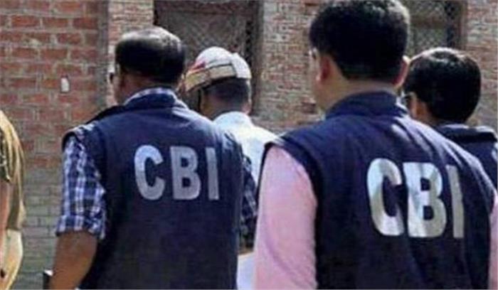 नोएडा: आरोपी को पकड़ने गई सीबीआई टीम पर हमला नोएडा: आरोपी को पकड़ने गई सीबीआई टीम पर हमला