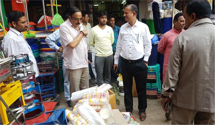 पॉलिथीन का चला अभियान लगाया 71 हजार का जुर्माना