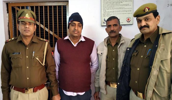 स्कूल का प्रधानाचार्य गिरफ्तार