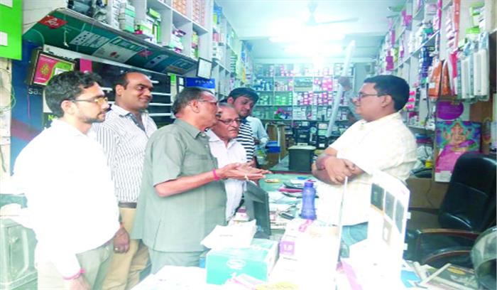 पॉलिथीन के खिलाफ व्यापारियों ने छेड़ी मुहिम