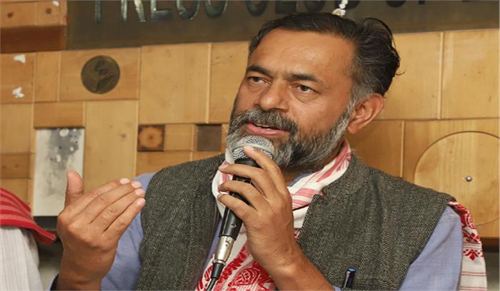 उत्तर-पूर्वी दिल्ली दंगा मामले के आरोपपत्र में येचुरी और योगेंद्र यादव जैसे बड़े नाम सामने आए