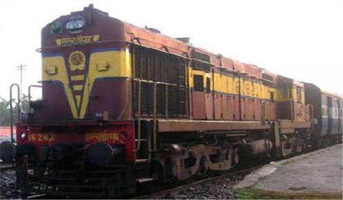 कानून व्यवस्था को ध्यान में रखते हुए रेल सेवा रद्द