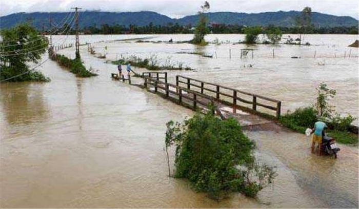 वियतनाम: भीषण बाढ़ में मरने वालों की संख्या बढ़कर 54 हुई 