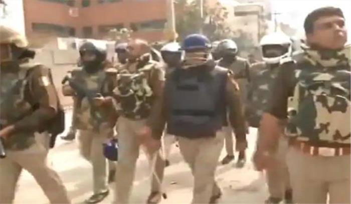 उत्तर-पूर्वी दिल्ली में सुरक्षा बलों ने फ्लैग मार्च किया