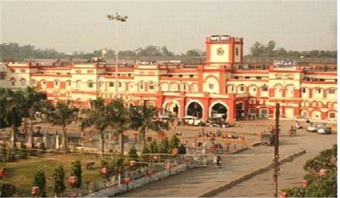 पूर्वोत्तर रेल प्रशासन ने कुशीनगर हादसे में मृतको के परिजनों को दी सहायता राशि