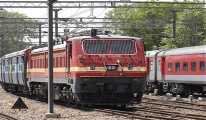 फर्रुखाबाद-कानपुर के बीच बंद दो रेलगाड़ियों का संचालन शुरू