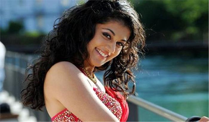 तापसी पन्नू इन दिनों नॉर्वे में छुट्टियां बिता रही हैं