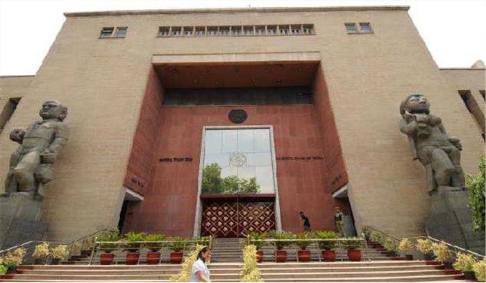 नोटबंदी मामला: केंद्र और रिजर्व बैंक को सुप्रीम कोर्ट का नोटिस