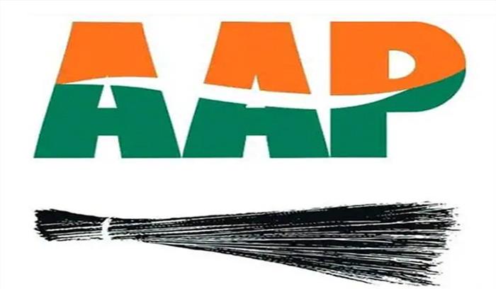 नोटबंदी से सिर्फ देश के चौकीदार के दोस्तों को फायदा : आप