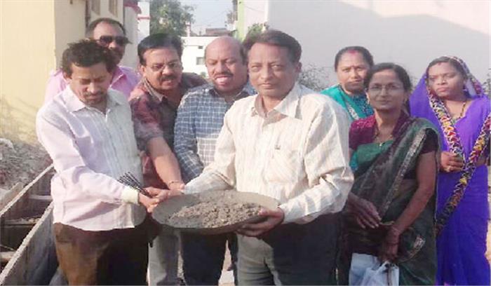 सीसी नाली निर्माण का भूमिपूजन