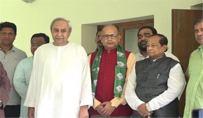 बीजद में शामिल हुए पूर्व महालेखाकार अमर पटनायक