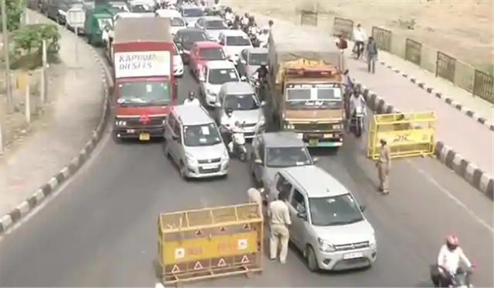 दिल्ली की सीमाओं पर ट्रैफिक जाम