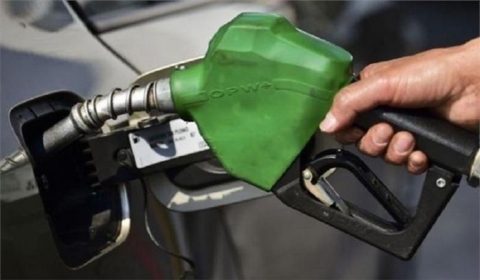 आज लगातार आठवें दिन नहीं बढ़े पेट्रोल- डीजल के दाम आज लगातार आठवें दिन नहीं बढ़े पेट्रोल- डीजल के दाम