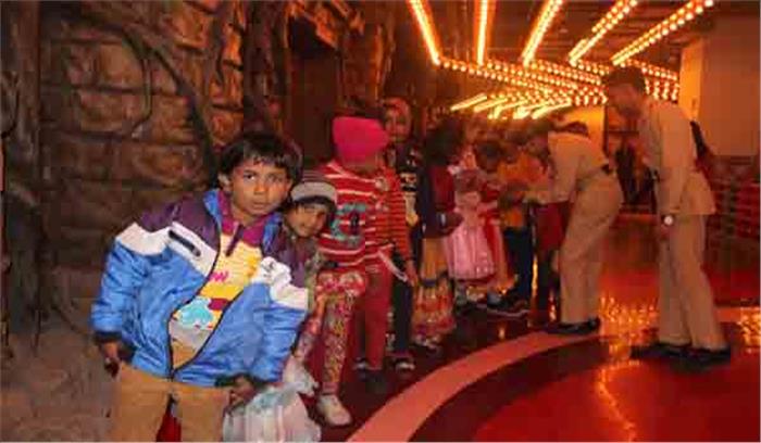 गरीब बच्चों ने उठाया एडवेन्चर व जंगल ऑफ अमेजन का लुत्फ