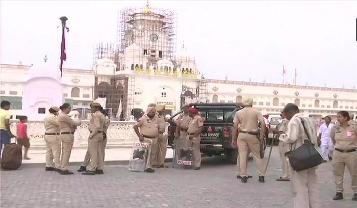 ऑपरेशन ब्लू स्टार की 34वीं बरसी पर स्वर्ण मंदिर परिसर में झड़प,  सुरक्षा व्यवस्था बढ़ाई गई