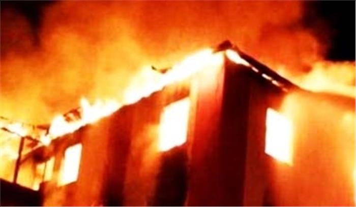 दिल्ली के अस्पताल में लगी आग, मरीजों को शिफ्ट किया गया