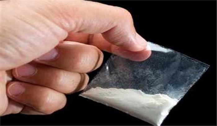 बिहार : ट्रेन से दो करोड़ रुपये का अफीम बरामद , तस्कर गिरफ्तार बिहार : ट्रेन से दो करोड़ रुपये का अफीम बरामद , तस्कर गिरफ्तार