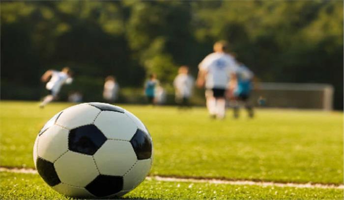 प्रतिद्वंद्वी क्लब के समर्थकों  के बीच झड़प एक की मौत