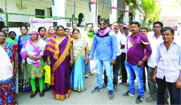 स्कूल के पास शराब दुकान खोलने का विरोध