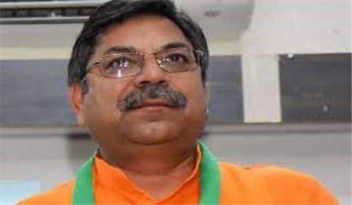 प्रवासियों को उनके घरों तक पहुँचाने की कार्ययोजना घोषित करे सरकार : डा.पूनियां