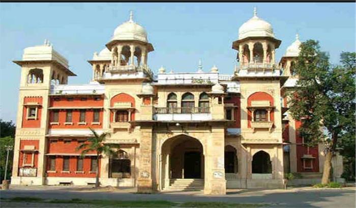 इलाहाबाद विश्वविद्यालय में छात्रसंघ चुनाव के लिए मतदान शुरु