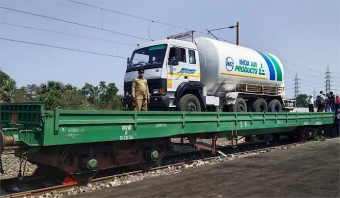 ऑक्सीजन टैंकर के साथ महाराष्ट्र पहुंची ऑक्सीजन एक्सप्रेस ट्रेन